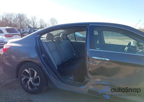 2017 Honda Accord Lx z USA, uszkodzony, nr VIN 1HGCR2F39HA096797